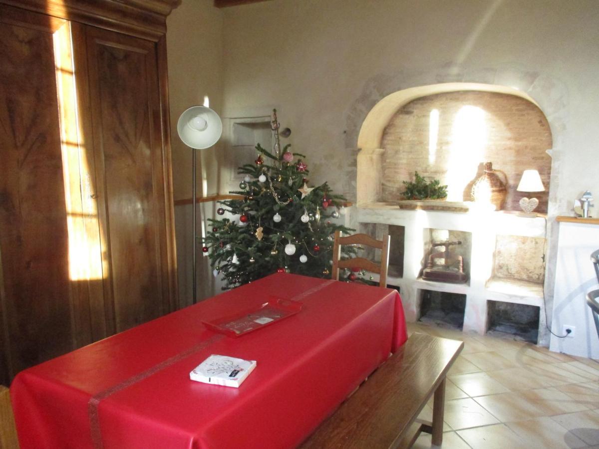Vila Logis De Bois Roche Saint-Bonnet-sur-Gironde Exteriér fotografie