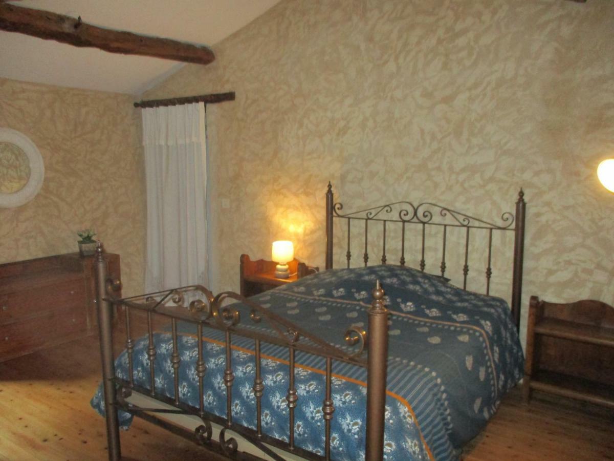 Vila Logis De Bois Roche Saint-Bonnet-sur-Gironde Exteriér fotografie